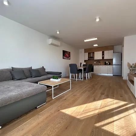 Maci Apartment *
